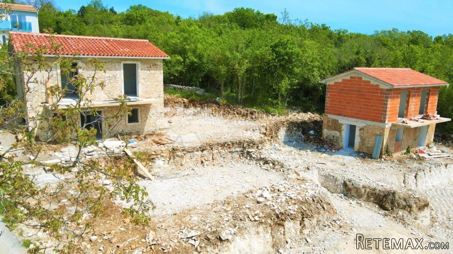 DVIJE ADAPTIRANE KAMENE KUĆE S POGLEDOM NA MORE - 6