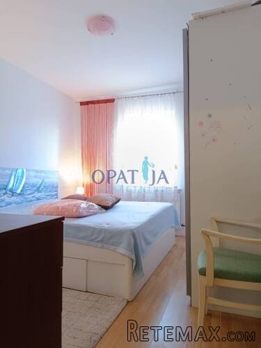 Pobri - 3 sobni stan, balkon, velika terasa i 2 parkirna.. - 8