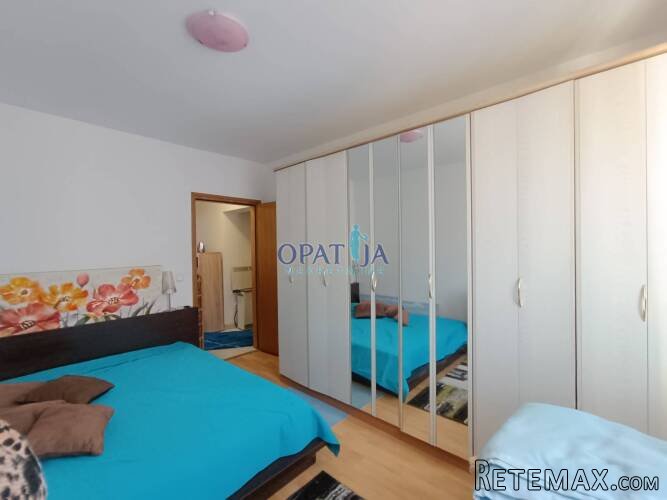 Pobri - 3 sobni stan, balkon, velika terasa i 2 parkirna.. - 10