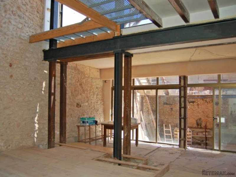 Beautiful Townhouse To Be Reformed In.. - 2