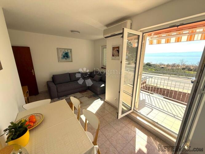 Dvosoban stan, Duće. 49 m², pogled na more.