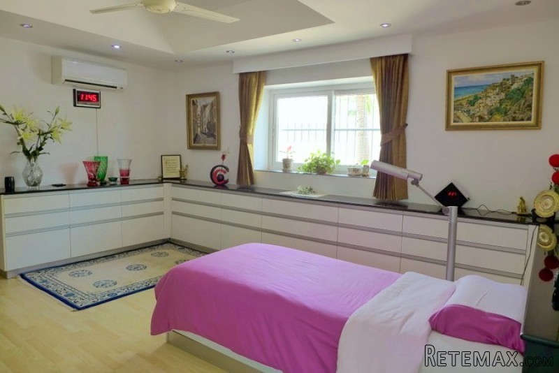 Pratumnak Hill: Lavish 5 plus bedroom..