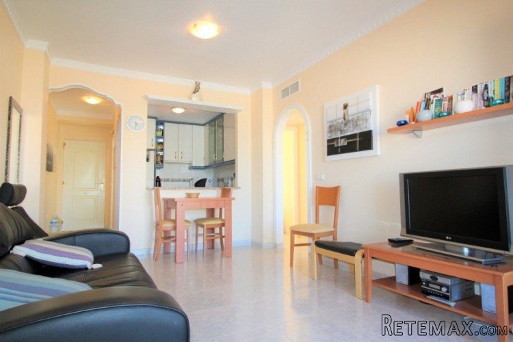 2 Bed 1 Bath Apartment with Private Solarium within Las.. - 2