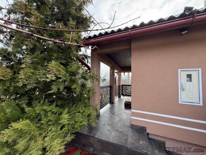 Kuća na osami s pogledom na šumu - 2