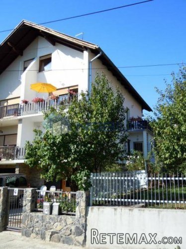 Zagreb (Gajnice) kuća sa 3 stana 256 m2 - 2