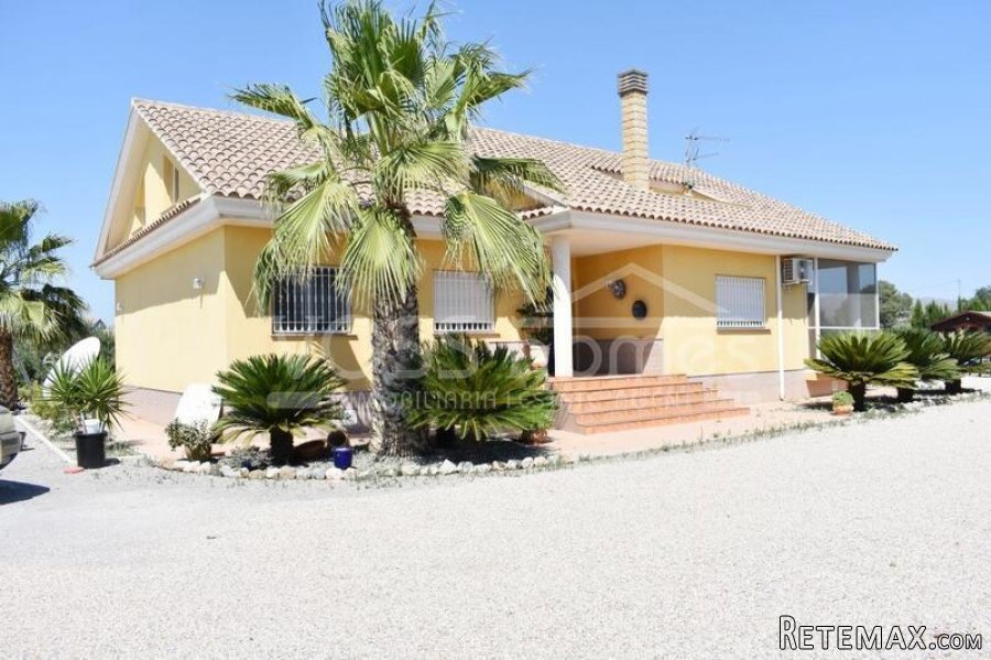 RESERVED - Large 250m2 detached 3 Bed 2 Bath Villa with a.. - 3