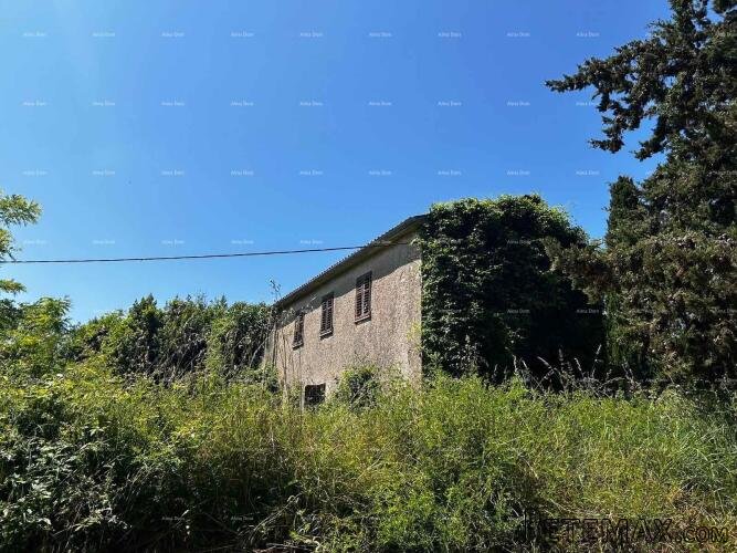 Prodaja kuće sa stajom i zemljištem u blizini Barbana! - 4
