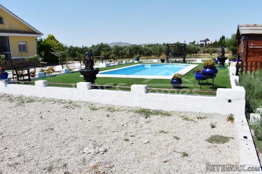 RESERVED - Large 250m2 detached 3 Bed 2 Bath Villa with a.. - 4