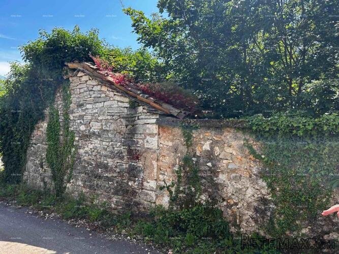 Prodaja kuće sa stajom i zemljištem u blizini Barbana! - 5