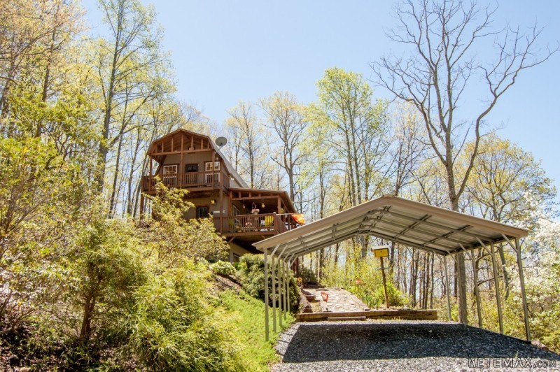 Ridgetop NC Mountain Retreat