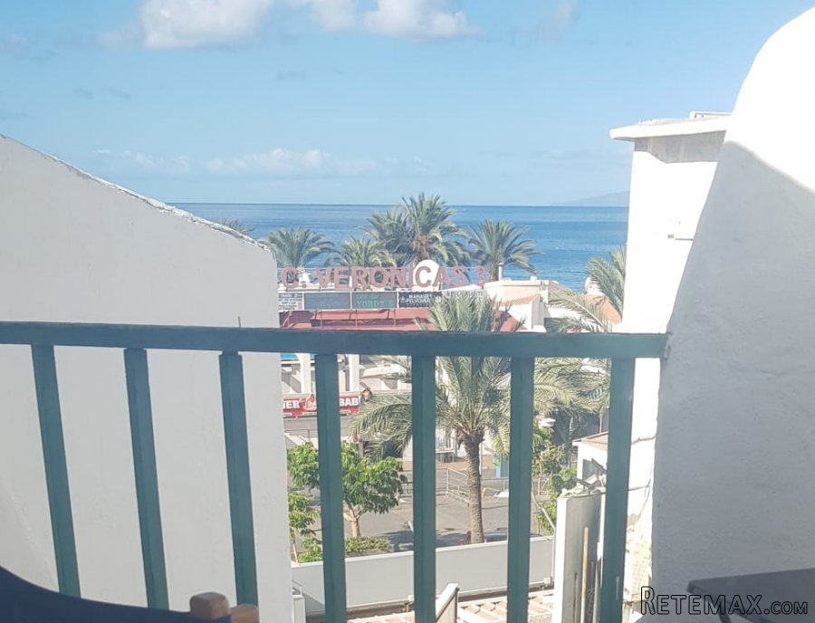 Apartamento con vistas al mar en el complejo Las Tortugas..