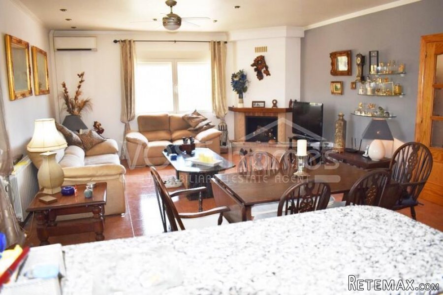RESERVED - Large 250m2 detached 3 Bed 2 Bath Villa with a.. - 9