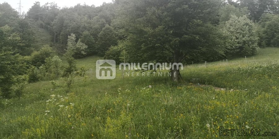 Zlobin, poljoprivredno zemljište od 7.400m2
