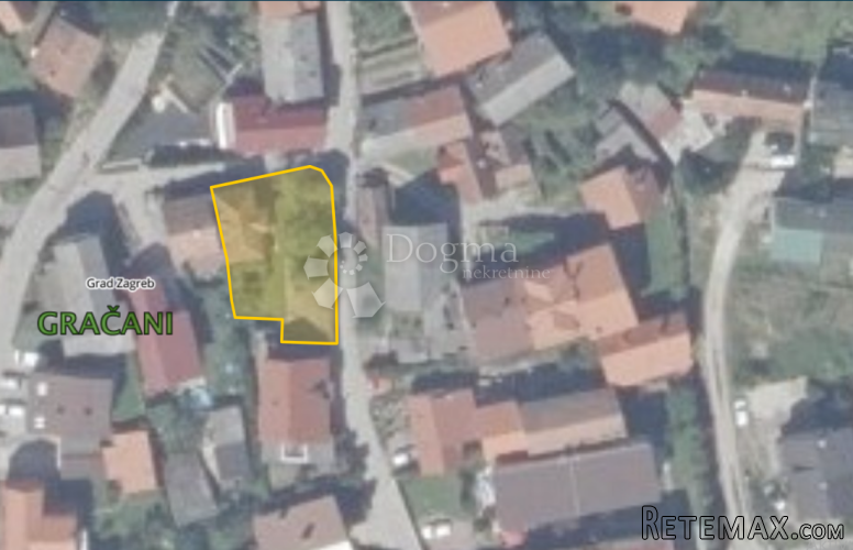 Građevinsko Zemljište sa 2 Starine 417m2