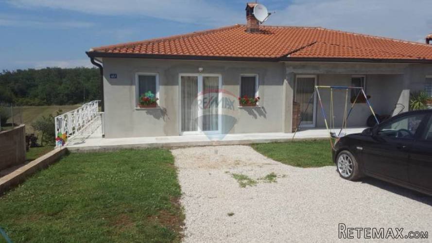 Umag, okolica, prizemnica na mirnoj lokaciji.