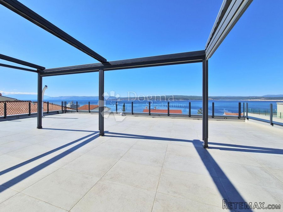 CRIKVENICA ,PENTHOUSE 3S+DB,VELIKA GARAŽA - 3