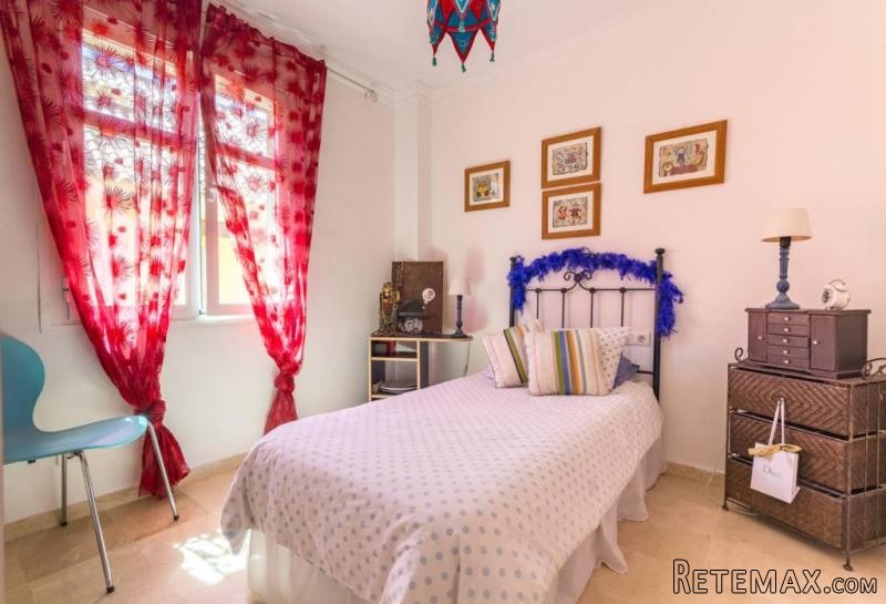 4 bedroom town house for sale - 2
