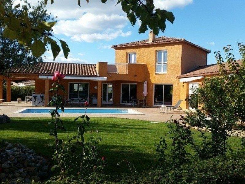 Architect Conceived Villa With 177 M2..