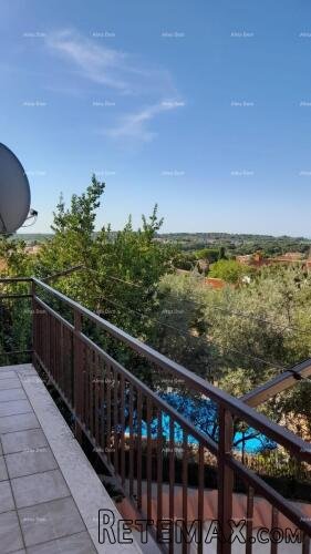 Prodaja, Ližnjan , kuća u nizu sa tri apartmana. - 5