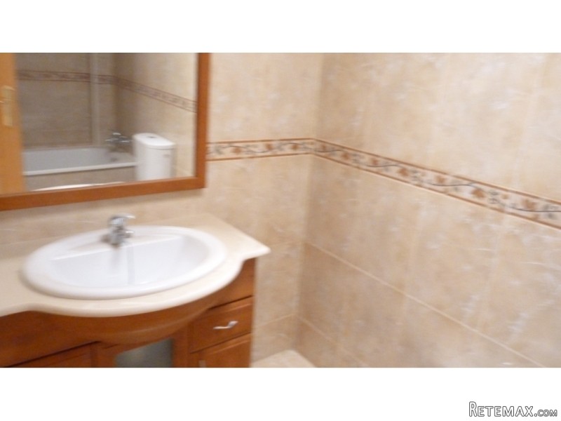 RS368, Top Floor 2 Bedroom Apartment in.. - 2