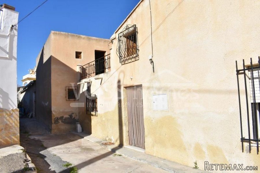 REDUCED - A traditional Country / Village house for sale.. - 17