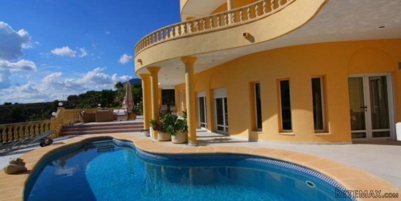 4 Bedroom 3 Bathroom Villa in Javea.