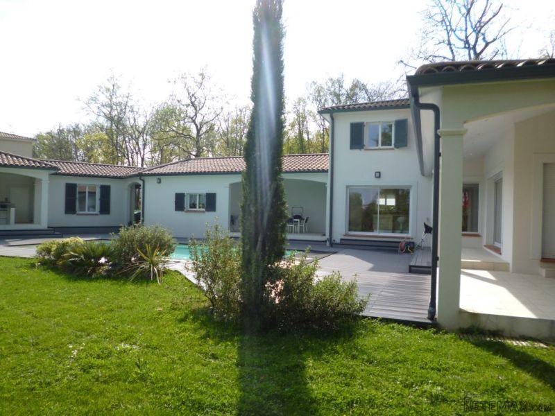 Well Renovated Villa With Garden..
