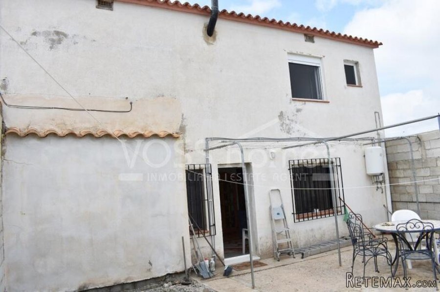 A spacious, light & airey, 3 / 4 bed, 1.5 bath semi.. - 10
