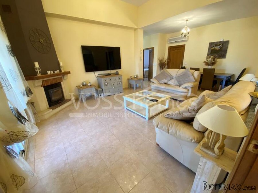 EXCLUSIVE TO VOSS HOMES - A spacious 5 bed, 2 bath Country.. - 20