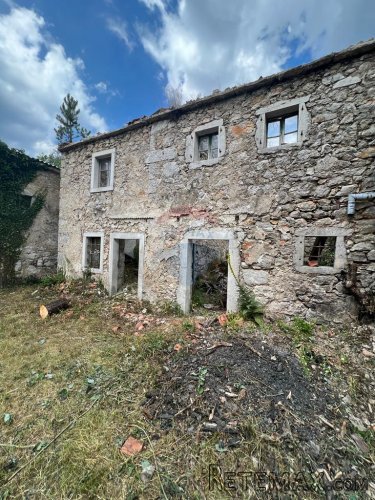 Istra, Ćićarija, autohtona istarska kuća za renovaciju