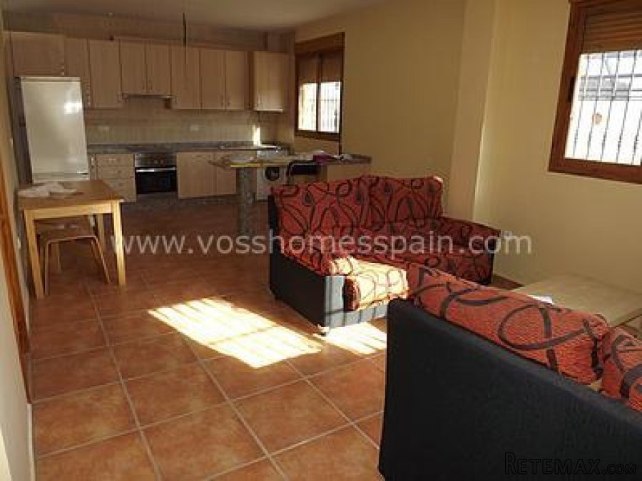 A very well presented and spacious 2 bed, 2 bath.. - 2