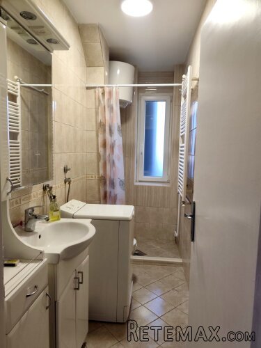Izdajem dvosoban stan, Novi Beograd, Otona Župančića 50 m2 - 2