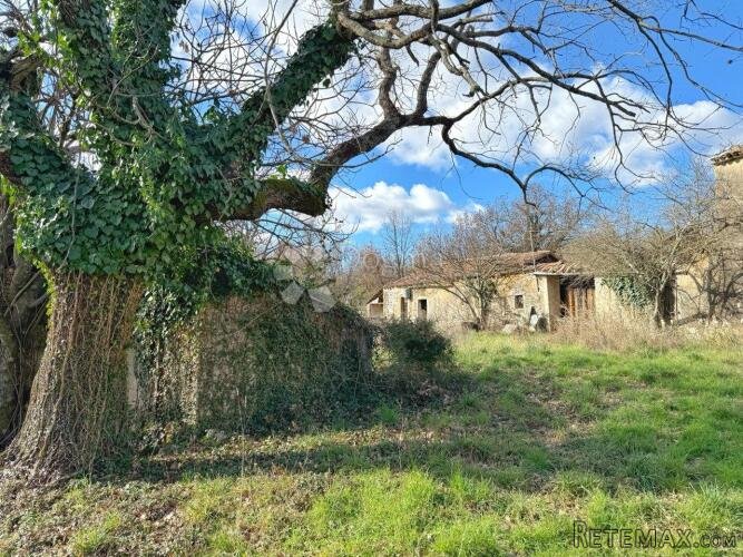RIJETKOST NA TRŽIŠTU - SAVRŠENA STANCIJA ZA PRIVATNU REZIDEN - 3