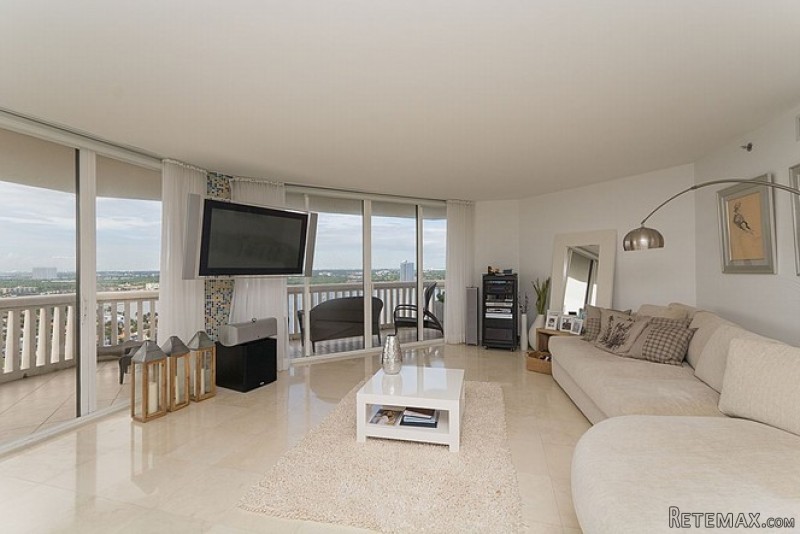 2 bedroom Flat For Sale: 2000 ISLAND BL.. - 2