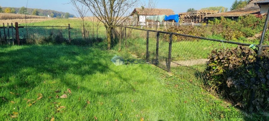 Kutina, kuća 270 m2, 1674 m2 okućnica - 4
