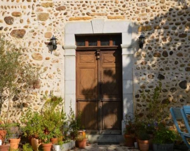 Large stone farmhouse in private.. - 2