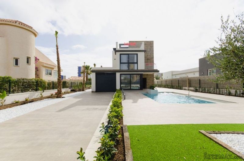 4 Bedrooms - Villa - Murcia - For Sale