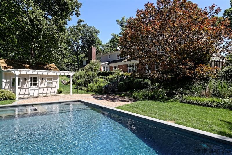 5 bedroom House For Sale: 2 Lakewood.. - 2