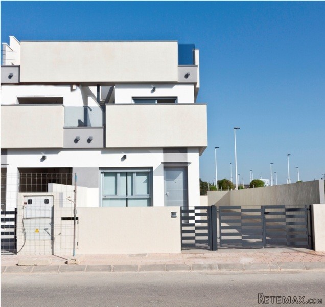 RS181, Townhouses in Lo Pagan