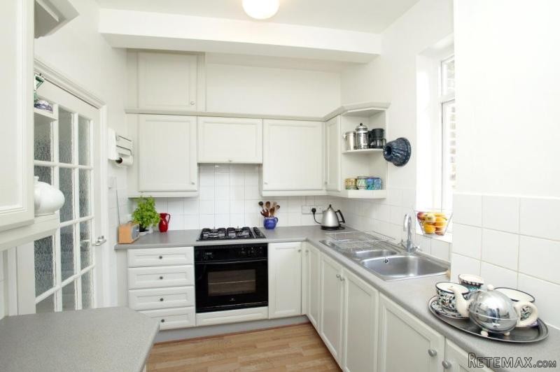 62d Priory Road - 2