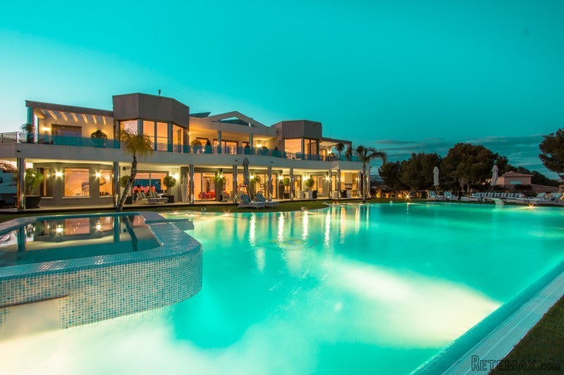 Villa in front line of sea in moraira /..
