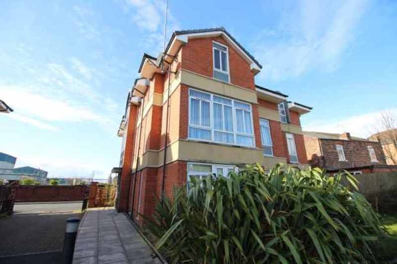2 bedroom, Flat house for sale