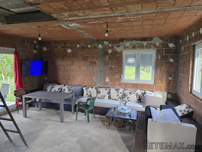 Prodajem vikendicu u Beski na Dunavu - 7