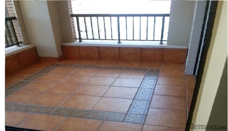 2 Bedrooms Apartment For Sale