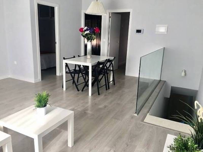 3 Bedroom 2 Bathroom Apartment In..