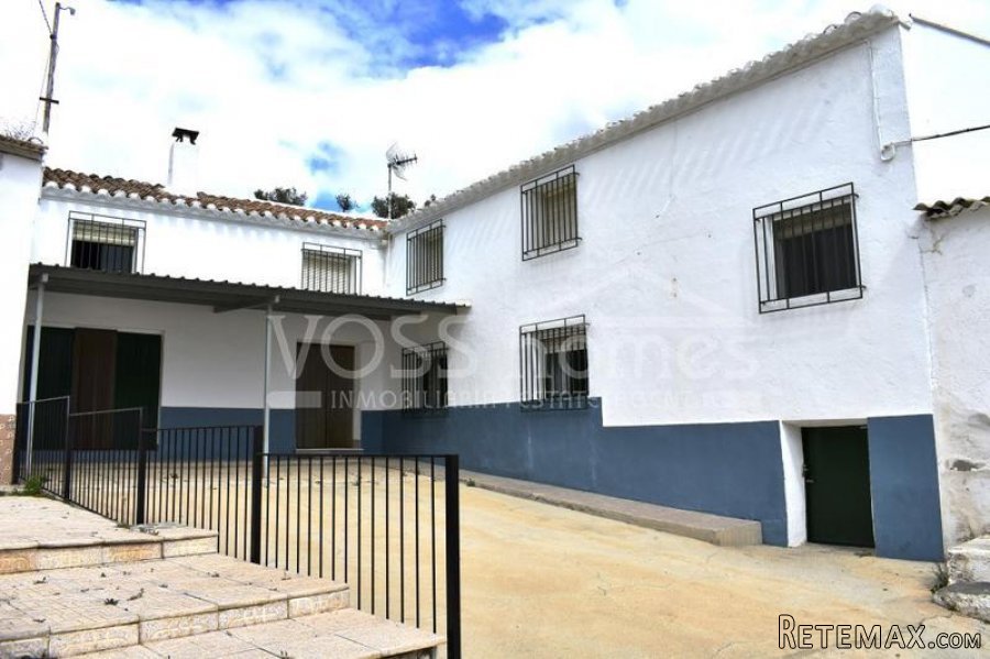 EXCLUSIVE TO VOSS HOMES - A traditional Spanish hamlet.. - 2