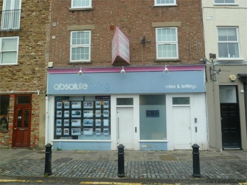 Battersea High Street SW11 3JS