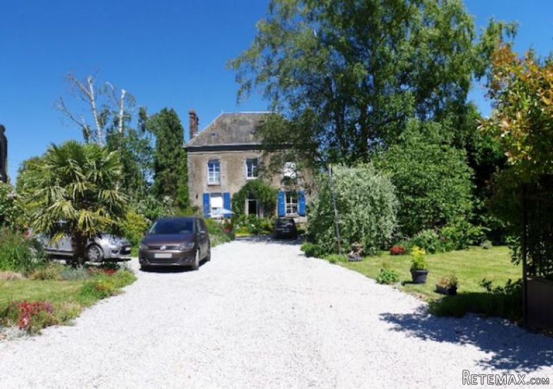 Former Presbytere, Office, Outbuildings