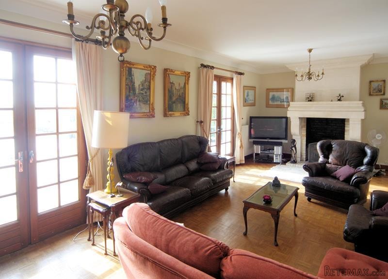Very Spacious Detached House With.. - 2