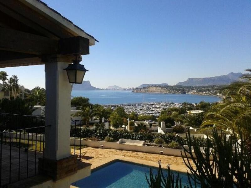 6 Bedrooms - Villa - Alicante - For Sale